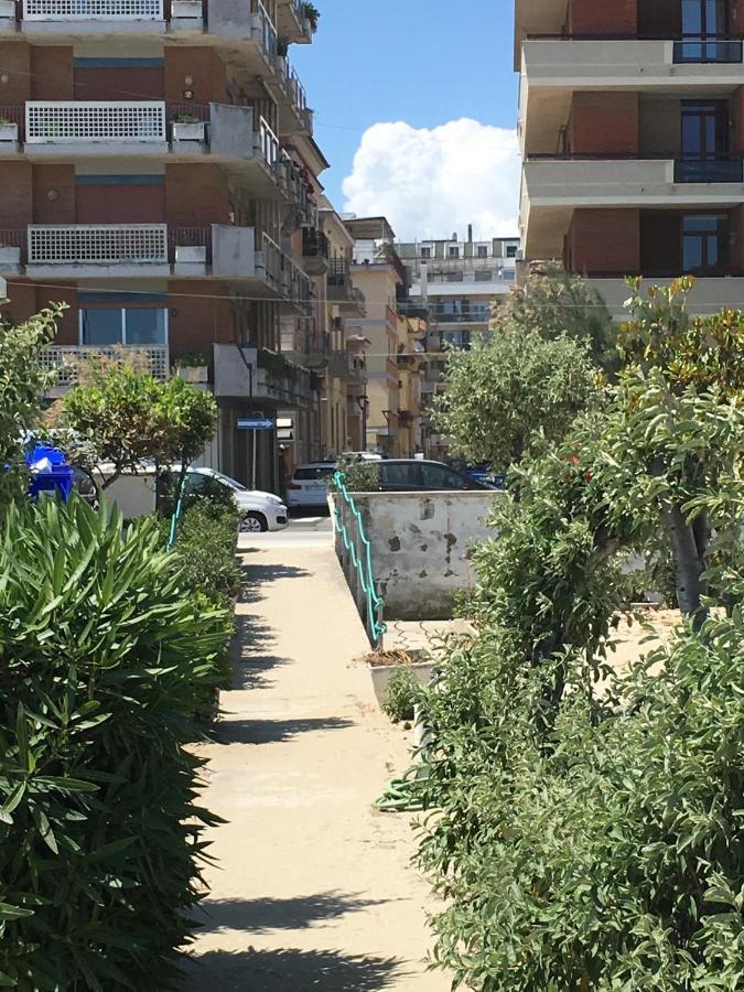 Marco Holiday Apartment Пескара Екстериор снимка